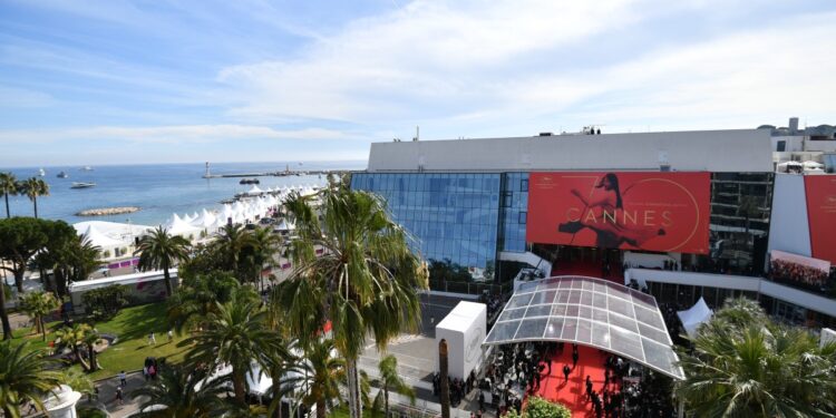CANNES FİLM FESTİVALİ | Sinema sektörü emekçileri haklarını arıyor; Festival’e bir hafta kala grev çağrısı