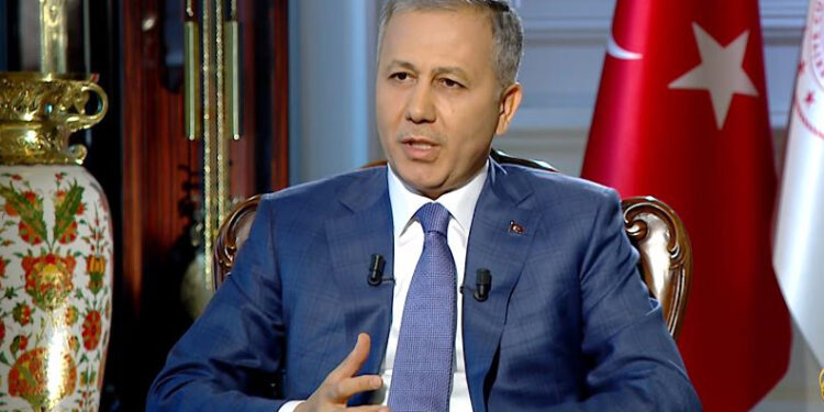 CHP’den Yerlikaya’ya istifa çağrısı: ‘Taksim’de güvenliği sağlayamıyorsan o makamda niye oturuyorsun?’
