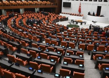 DEM Parti’nin Kobanê önergesi oylamaya sunulmadan reddedildi