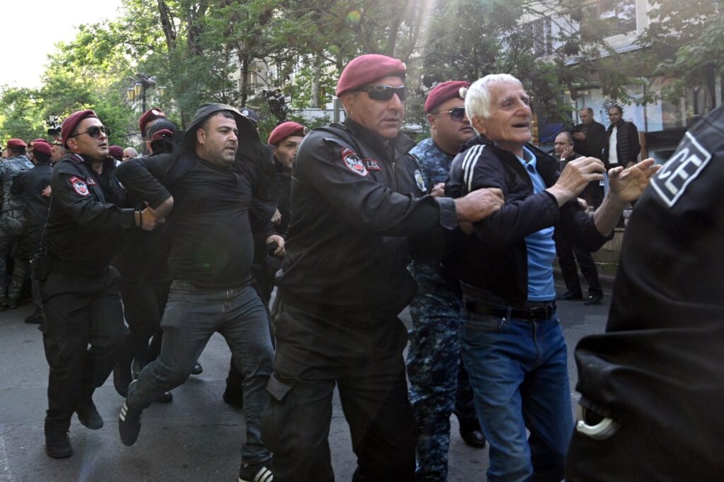 ERMENİSTAN | Hükümet karşıtı protestolarda 273 kişi gözaltına alındı