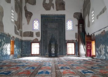 Edirne’deki Muradiye Camii çinileri ve kalem işleri özenle korunuyor