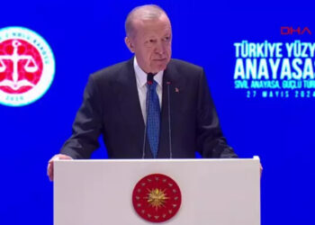 Erdoğan: ‘Mevcut anayasa ile devam edemeyiz’