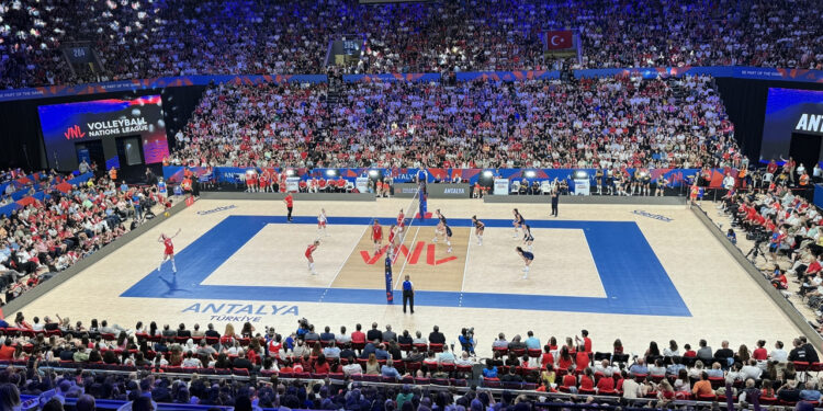 FIVB Milletler Ligi: Filenin Sultanları İtalya'ya mağlup oldu