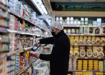 Fahiş fiyat ve stokçuluk cezalarının artırılmasını da içeren kanun teklifi yasalaştı