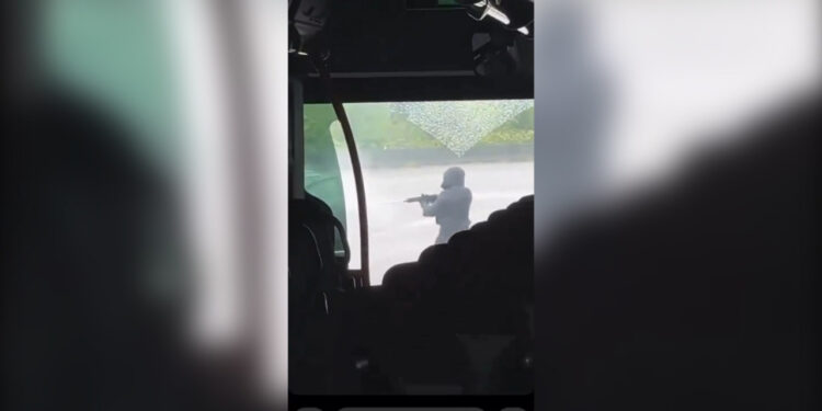 Fransa'da mahkum taşıyan cezaevi aracına silahlı saldırı: İki görevli öldürüldü