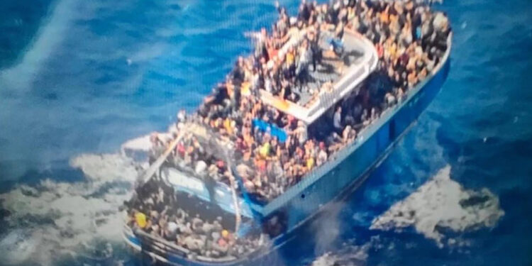 GİNE | Batan göçmen teknesinde 26 Gineli hayatını kaybetti; Başbakan göçten yakınıyor