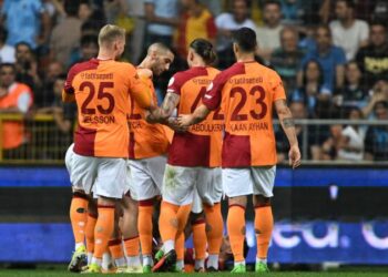 Galatasaray'da 8 futbolcu bir ilki yaşamak istiyor!