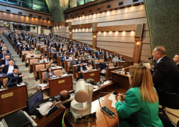 İBB Meclisi'nde AKP'li belediyeleri ve TÜGVA'yı sarsacak karar