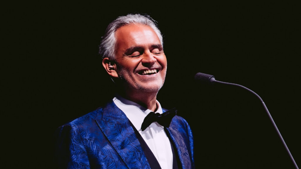 İtalya tenor Andrea Bocelli 30. yıl konseriyle İstanbul'da