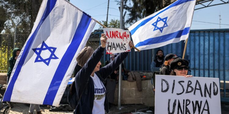 KUDÜS | Radikal İsrailliler BM ajansını kundakladı; UNRWA geçici olarak kapatıldı