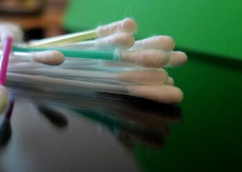 Kulak temizleme çöpü kullanmak enfeksiyona yol açabiliyor