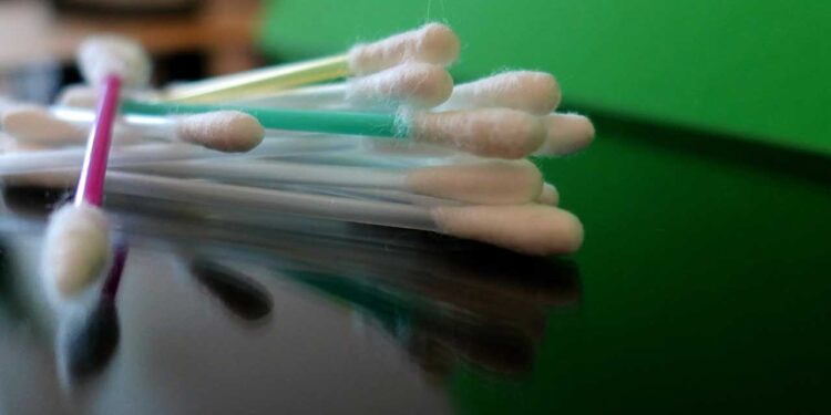 Kulak temizleme çöpü kullanmak enfeksiyona yol açabiliyor