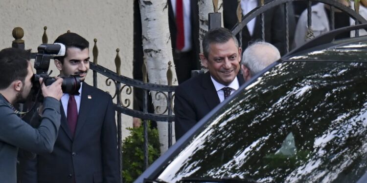 Özel-Kılıçdaroğlu görüşmesi: Detayları paylaştım