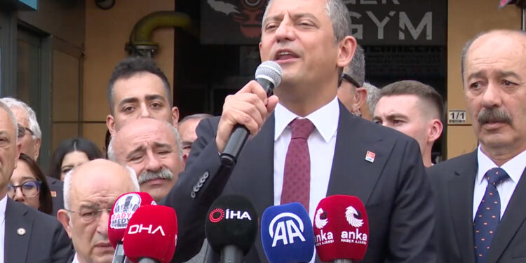 Özgür Özel’den Mehmet Şimşek’e tepki: Memlekette bir hayalet dolaşıyor; IMF’nin hayaleti!