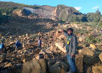 PAPUA YENİ GİNE | Heyelan felaketi: 2 bin kişi toprak altında kaldı