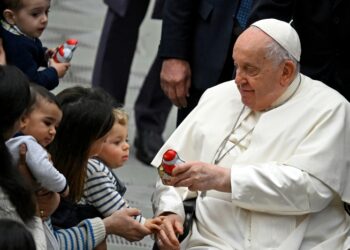 Papa İtalyanları uyardı: Daha çok çocuk yapın