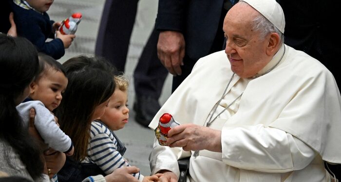 Papa İtalyanları uyardı: Daha çok çocuk yapın