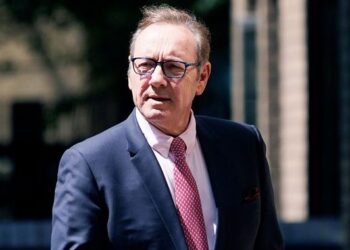 Sharon Stone, Stephen Fry ve Liam Neeson’dan çağrı: Kevin Spacey oyunculuğa geri dönsün