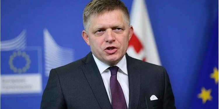 Silahlı saldırıya uğrayan Slovakya Başbakanı Robert Fico’nun durumu kritik