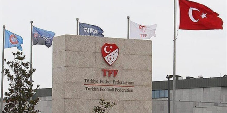 TFF Tahkim Kurulu'ndan Beşiktaş, Fenerbahçe ve İstanbulspor'un itirazlarına ret