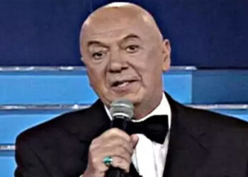 Ünlü sunucu Erkan Yolaç, 89 yaşında hayatını kaybetti