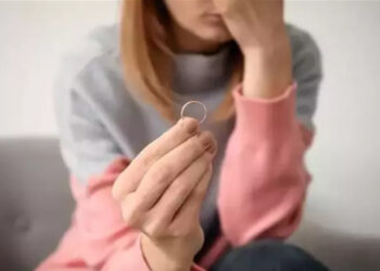 Yargıtay’dan emsal karar: Eşinin cebinden habersiz para almak boşanma sebebi