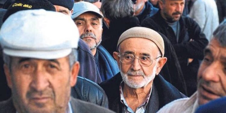 "10 emekliden 6'sı ya çalışıyor ya iş arıyor"