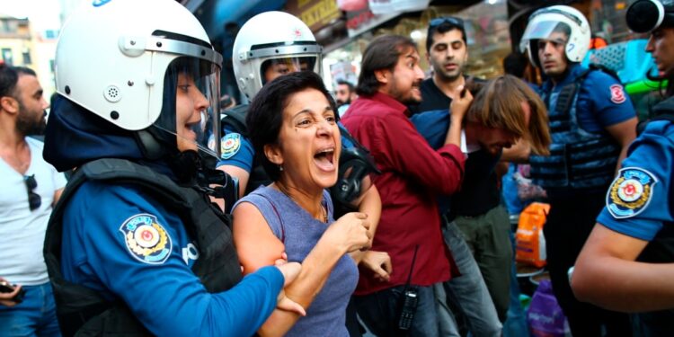 Küresel Haklar Endeksi’nde Türkiye yine en kötü 10 ülke arasında: “İşçi hakları sistematik saldırı altında”