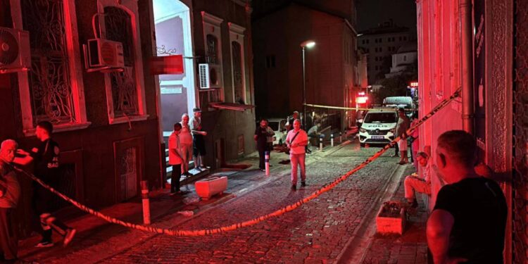 14 ve 12 yaşındaki Uğraş kardeşler otel odasında ölü bulundu