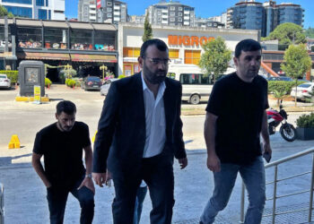 Savcı davanın düşürülmesini istedi; Dink’in katili Samast, adliyeden tespih sallayarak çıktı