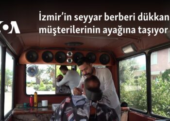 İzmir’in seyyar berberi dükkanını müşterilerinin ayağına taşıyor
