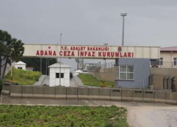Adana’da 12 tutsak Suluca Y Tipi Cezaevi’ne sevk edildi