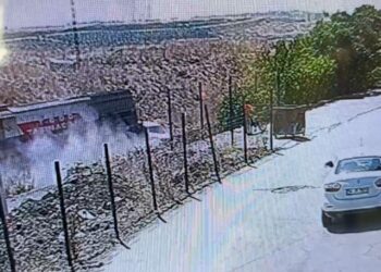 Amed’de hemzemin geçidinde tren kazası: 2 yaralı