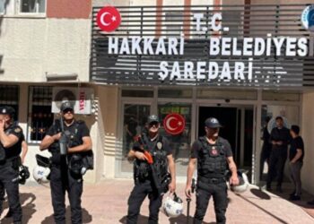 Aydınlardan kayyım tepkisi: Kürtlerin varlığı hedefleniyor