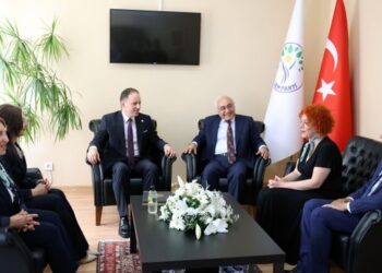 CHP ve Gelecek Partisi’nden DEM Parti’ye bayram ziyareti: Gündem kayyım