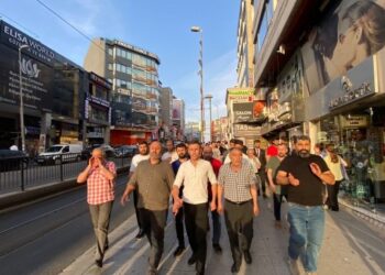 Kadıköy sokaklarında yürüyüşlü kayyım protestosu