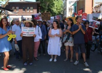 Ada sakinleri: Azmanbüsleri istemiyoruz
