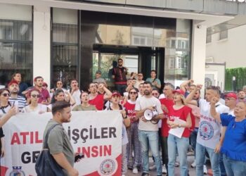 Eylemdeki belediye işçileri CHP’ye yürüdü