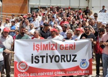 İşten çıkarılan belediye işçileri eylem başlattı