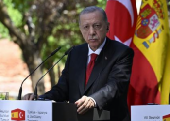 İspanyol gazeteciyi azarlayan Erdoğan Demirtaş ve Kavala için ‘terörist’ dedi
