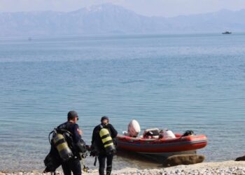 Wan Gölü’nde kaybolan genci arama çalışmaları devam ediyor