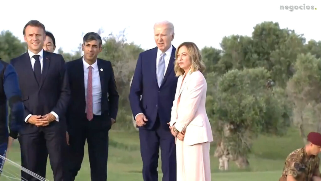 ABD Başkanı Biden, Almanya Başbakanı Scholz'a doğum günü şarkısı söyledi