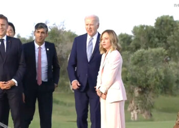 ABD Başkanı Biden, Almanya Başbakanı Scholz'a doğum günü şarkısı söyledi