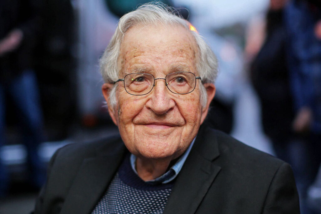 ABD’li yazar Noam Chomsky’nin öldüğü ileri sürülmüştü; eşi yalanladı