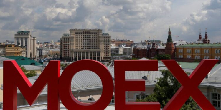 ABD'nin peşinden Britanya'dan Moskova Borsası'na yaptırım: Rusya'ya tedarik gerekçesiyle Türkiye'den şirketler de hedef alındı