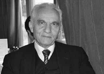 AKP'nin ilk dışişleri bakanı Yaşar Yakış hayatını kaybetti