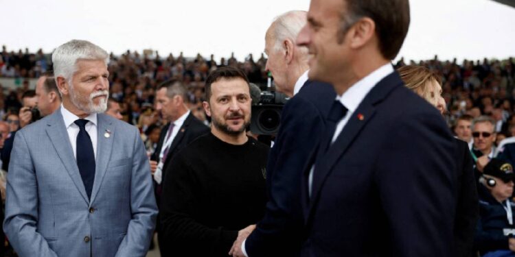 AP seçim sonucunda madalyonun öbür yüzü: Ukrayna'nın silahlandırılmasına, Rusya yaptırımlarına karşı çıkanlar kazanım elde etti