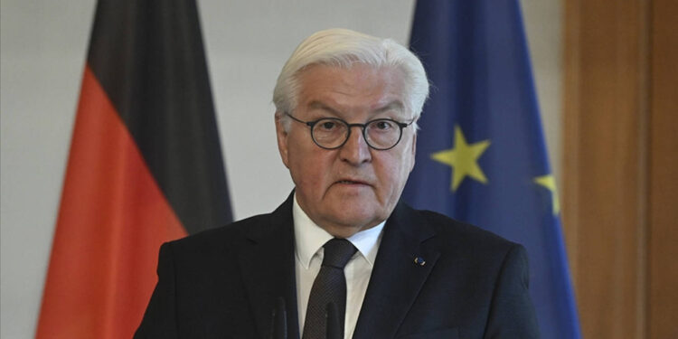 Almanya Cumhurbaşkanı'ndan aşırı sağ uyarısı: 'Değerlerimiz için ayağa kalkmalıyız'