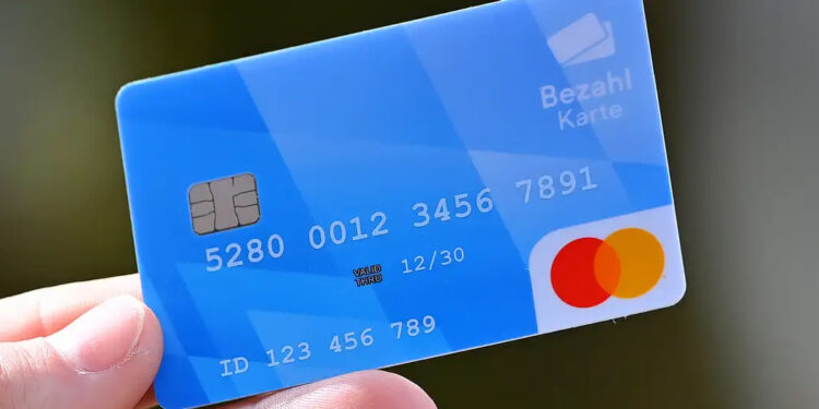 Almanya sığınmacılara aylık ödeneği 50 euro ile sınırlıyor