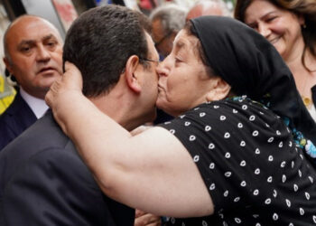 Almanya'da İmamoğlu'na gurbetçilerden yoğun ilgi